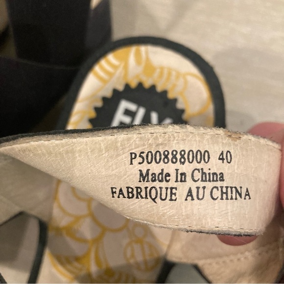 FLY LONDON Sz 40 Yaji Strap Pull On Comfort Stretch Crossover Straps Sandals - Picture 10 of 10